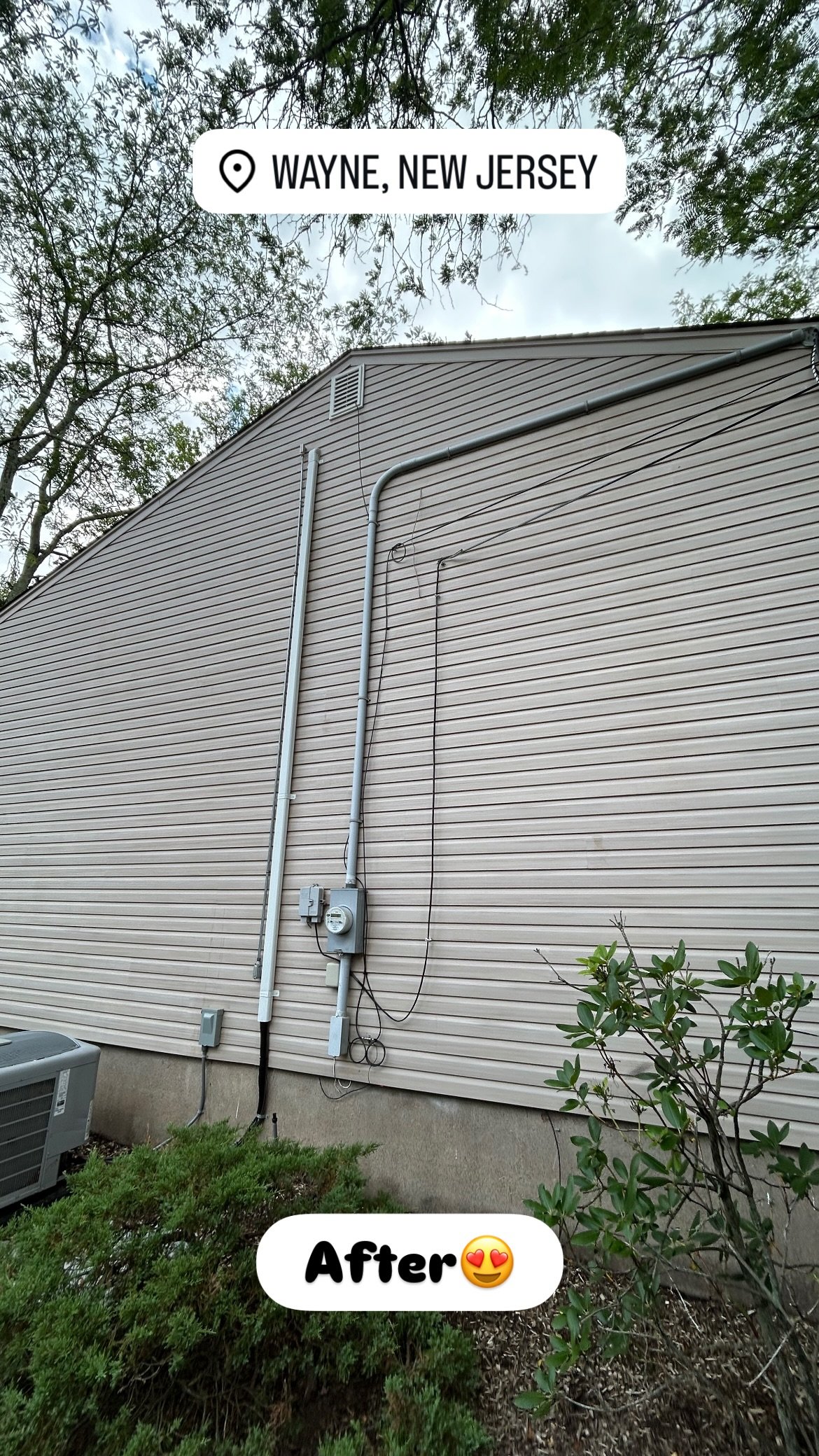 Clean house siding after soft washing in Wayne NJ